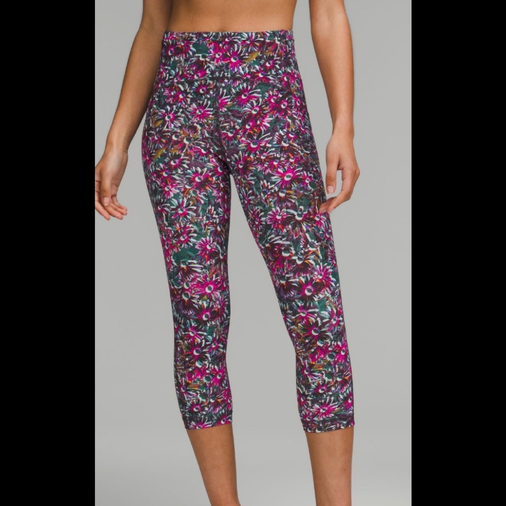 Lululemon Swift speed high-rise crops size 6 tights